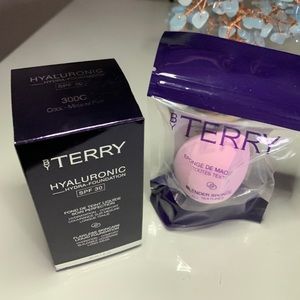 By Terry Paris Hyaluronic Hydra-Foundation